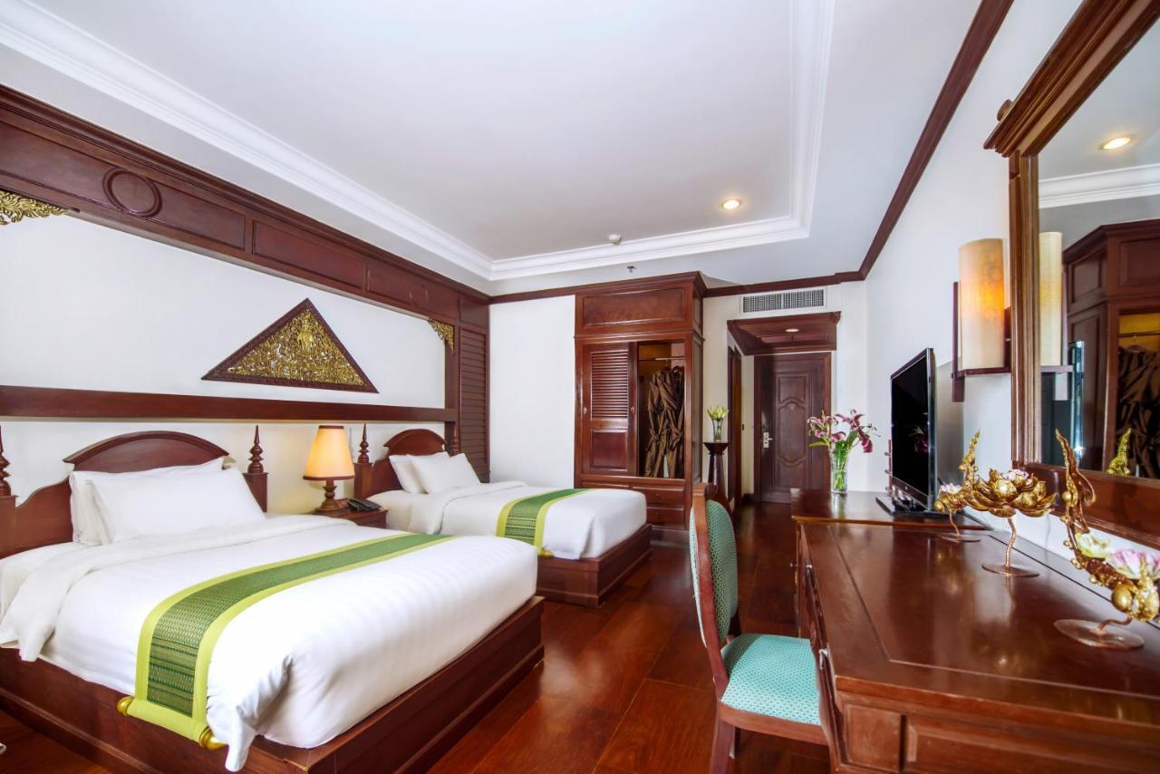 Borei Angkor Resort & Spa Siem Reap Exterior photo